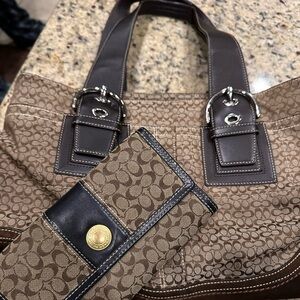 Coach purse & wallet set beautiful!
